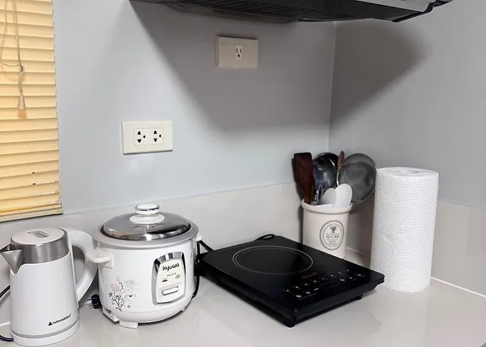 Top-floor 2bedroom In With Pool - Free Fast&unli Wi-fi Netflix Complete Kitchen