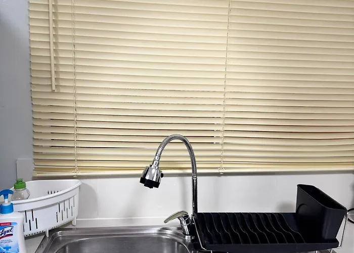 Top-floor 2bedroom In With Pool - Free Fast&unli Wi-fi Netflix Complete Kitchen *