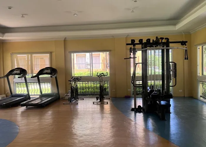Top-floor 2bedroom In With Pool - Free Fast&unli Wi-fi Netflix Complete Kitchen