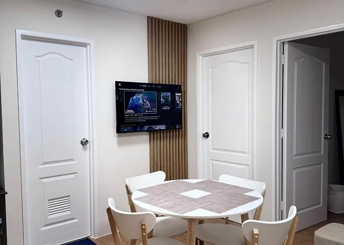 Top-floor 2bedroom In With Pool - Free Fast&unli Wi-fi Netflix Complete Kitchen *
