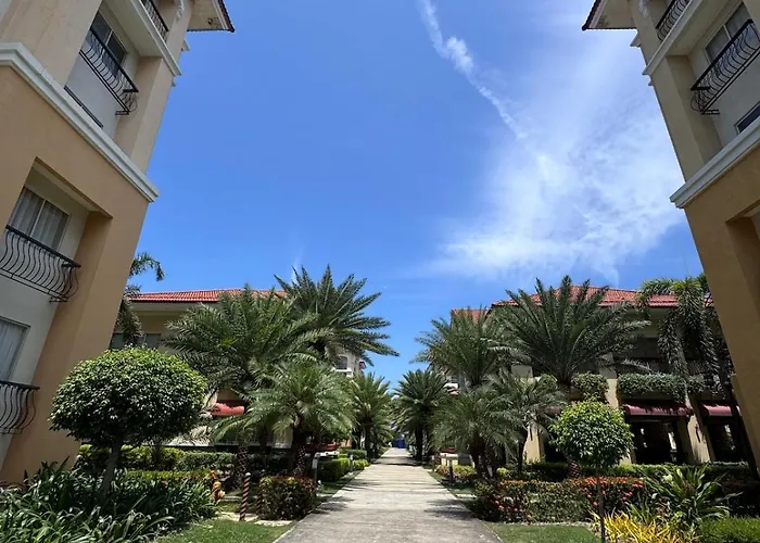 Top-floor 2bedroom In With Pool - Free Fast&unli Wi-fi Netflix Complete Kitchen